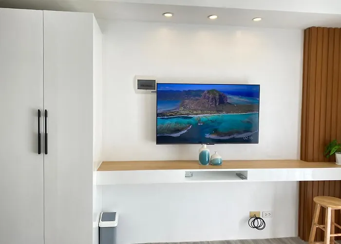 Amani Grand #332, Near Mactan Airport,fast Wifi, Netflix & Pool