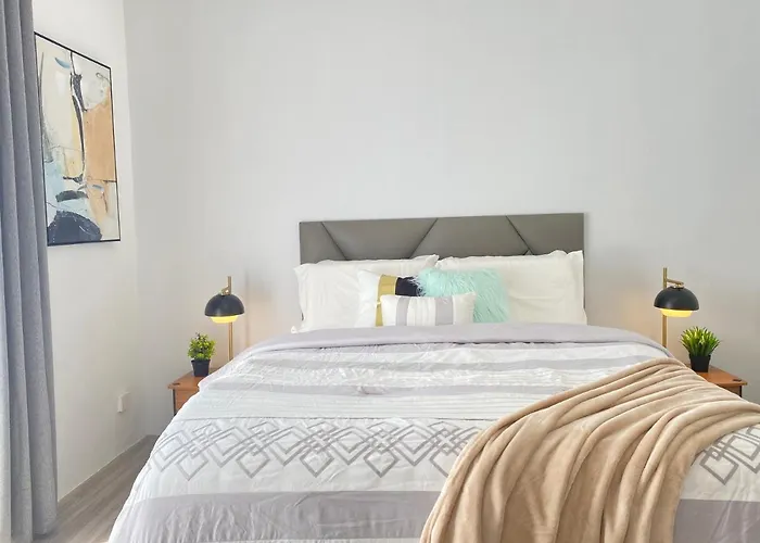 Amani Grand #332, Near Mactan Airport,fast Wifi, Netflix & Pool * Lapu-Lapu City