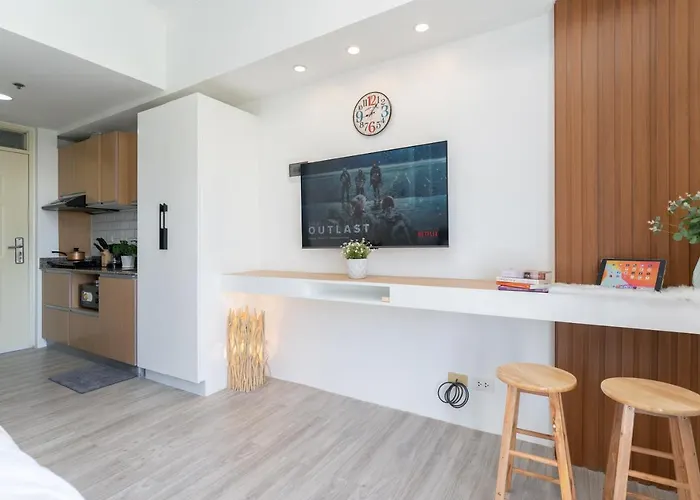 Apartment Amani Grand #332, Near Mactan Airport,fast Wifi, Netflix & Pool