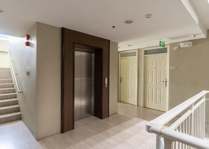 Amani Grand #332, Near Mactan Airport,fast Wifi, Netflix & Pool *