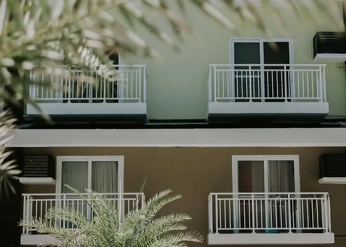 Apartment Amani Grand #332, Near Mactan Airport,fast Wifi, Netflix & Pool