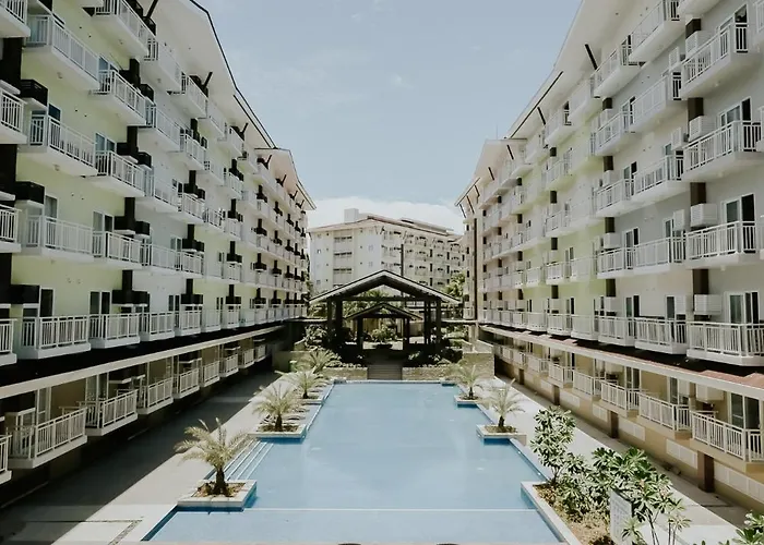 Apartment Amani Grand #332, Near Mactan Airport,fast Wifi, Netflix & Pool *